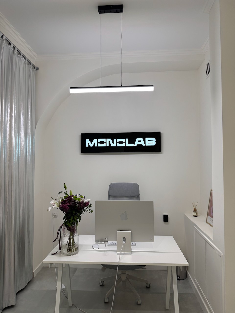 Monolab Self-Portrait Studio Գրանցվեք ֆոտոսեսիայի առանց լուսանկարչի