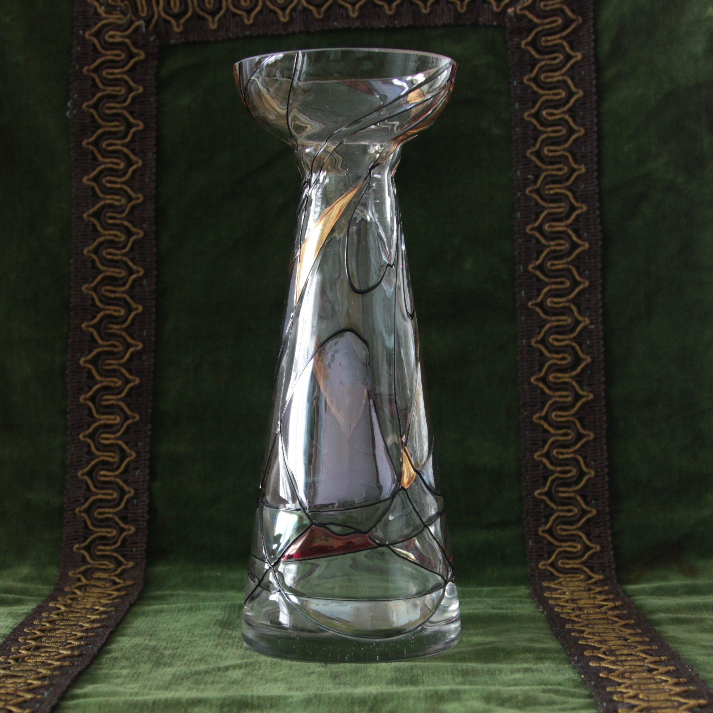 An exquisite world of tableware and decorative items. Современнные и актикварные украшения в Барселоне, Москве и Санкт-Петербурге