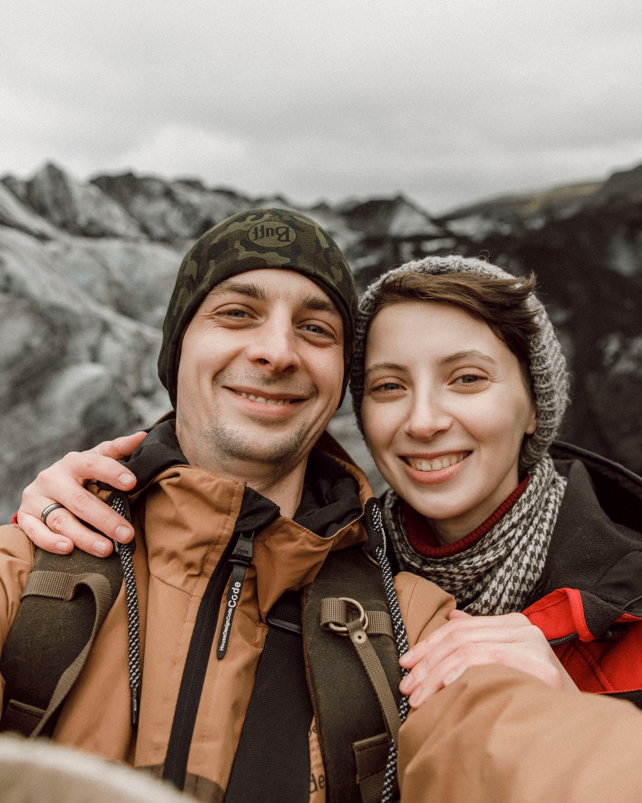 A picture of Iceland elopement photographers with a beautiful background