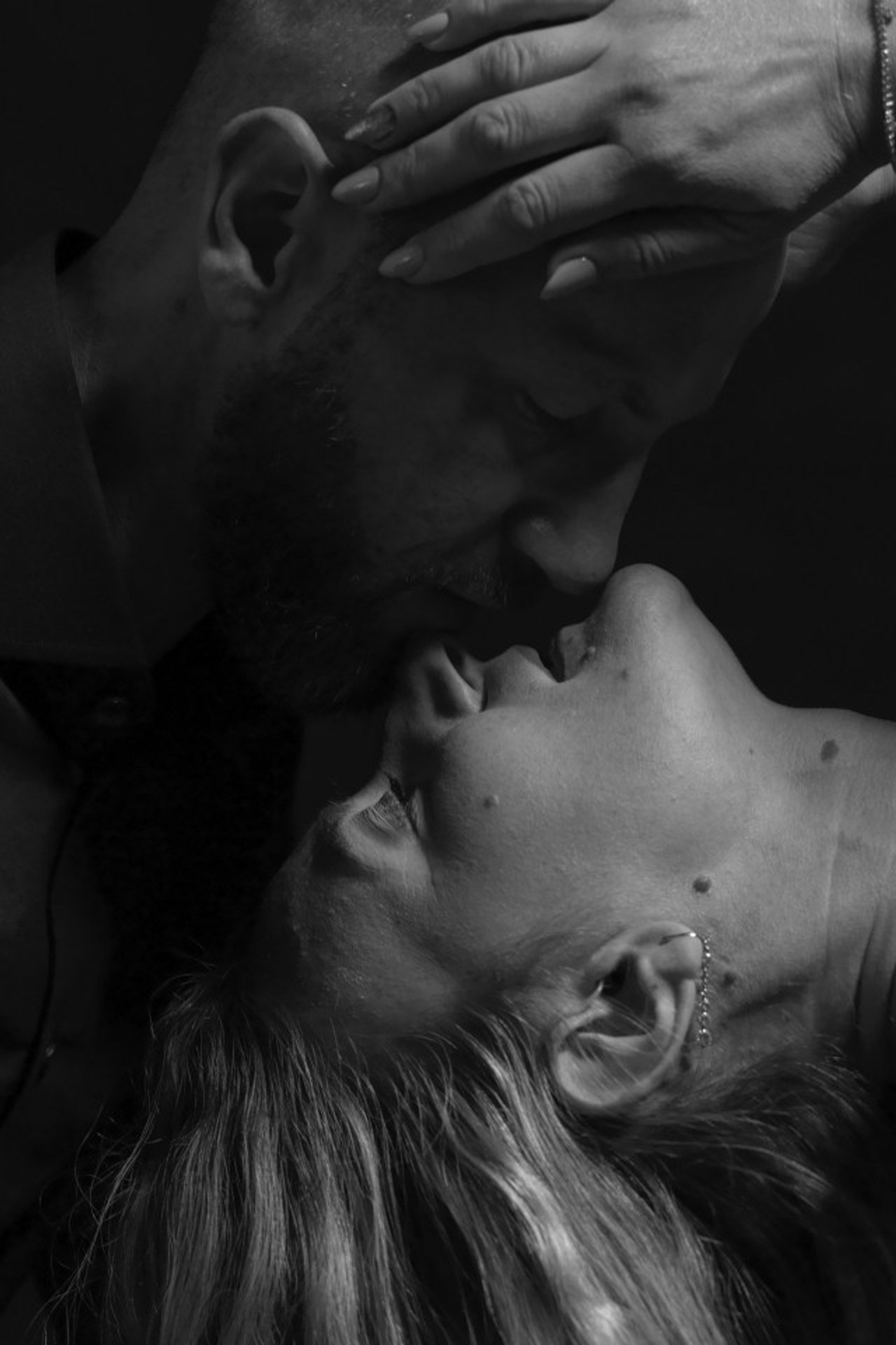 Reviews. British Award winning Fine Art & Portrait Photographer Elmira Watts