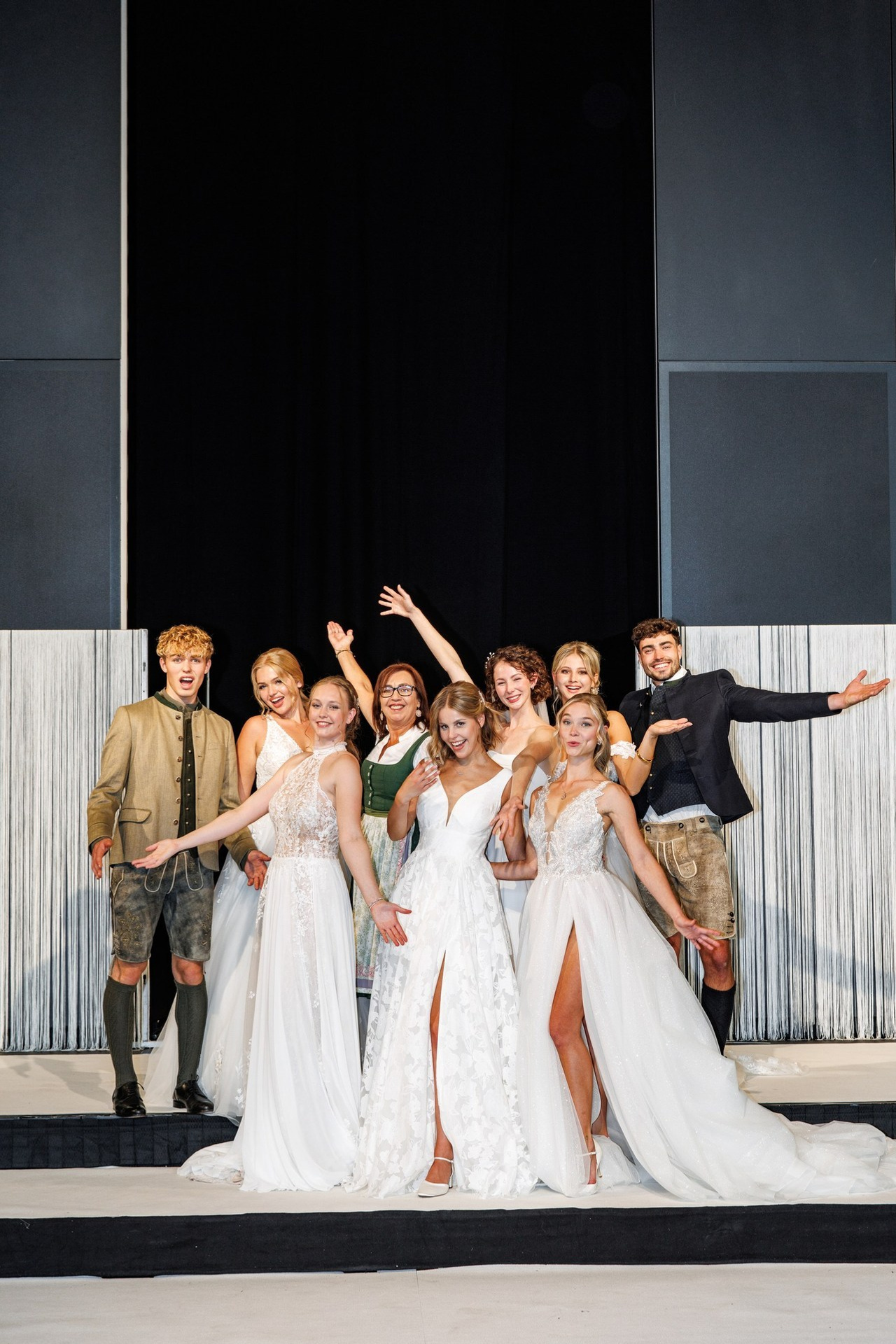 REVIEWS. Hochzeits- und Reportagefotograf für München, Regensburg, Deutschland RED LINE Media