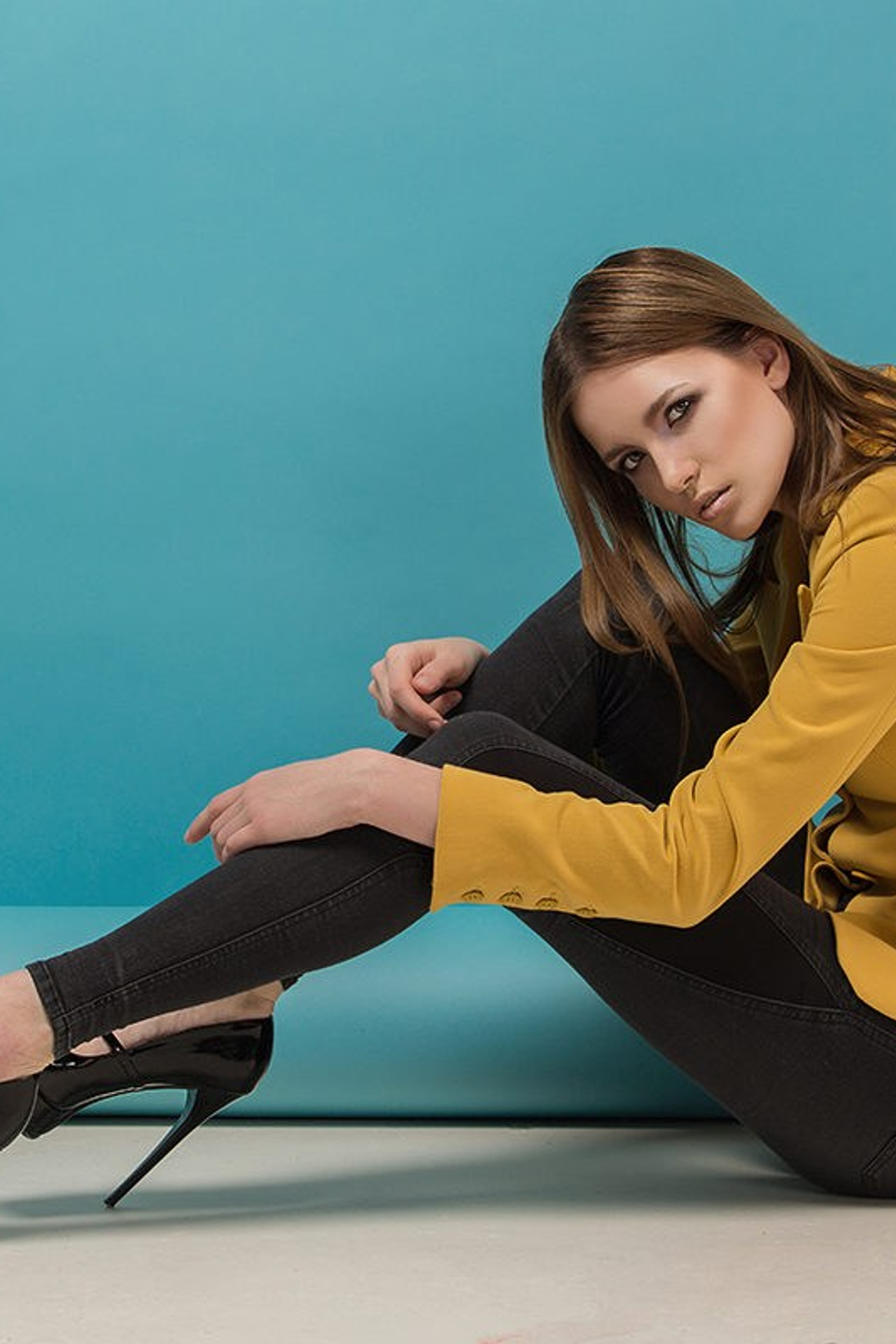 Couleurs vives. Séance photo en studio. Photographe professionnelle de la ville d’Auxerre - Ekaterina Mathieu