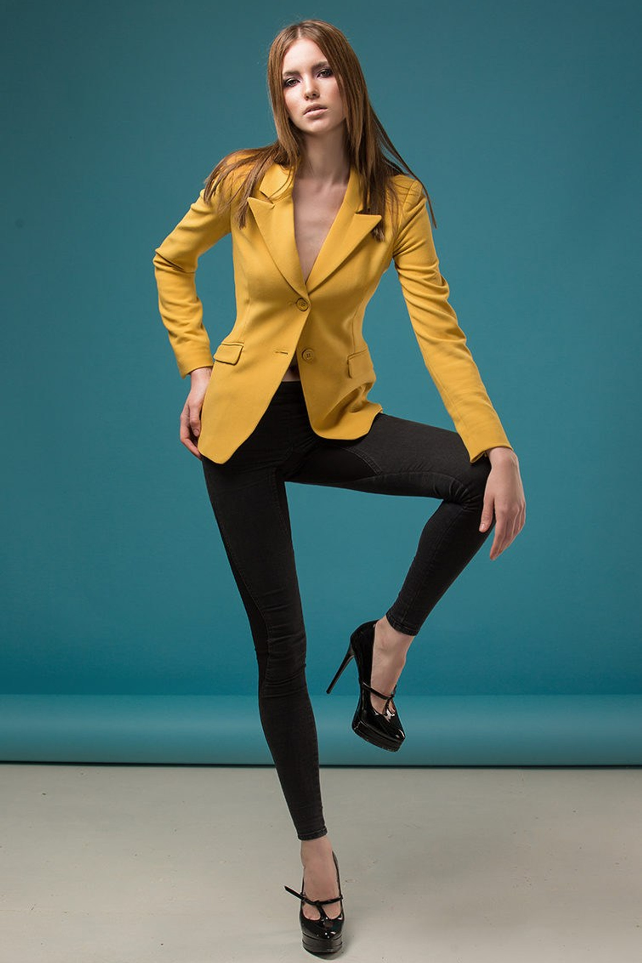 Couleurs vives. Séance photo en studio. Photographe professionnelle de la ville d’Auxerre - Ekaterina Mathieu