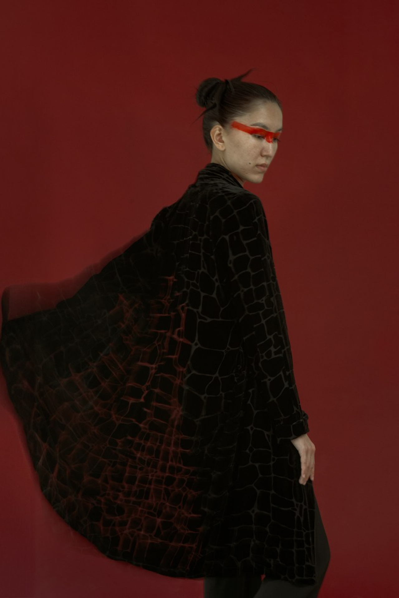 Minimalist conceptual portrait from the “My Japan” series exploring transformation, movement and emotional detachment through Japanese-inspired visual language.