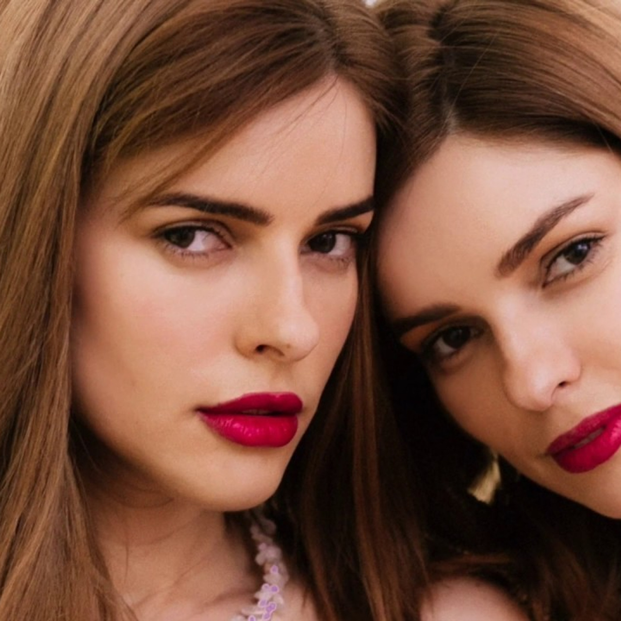 MON TAKIRA & SISTERS PUSTOVIT