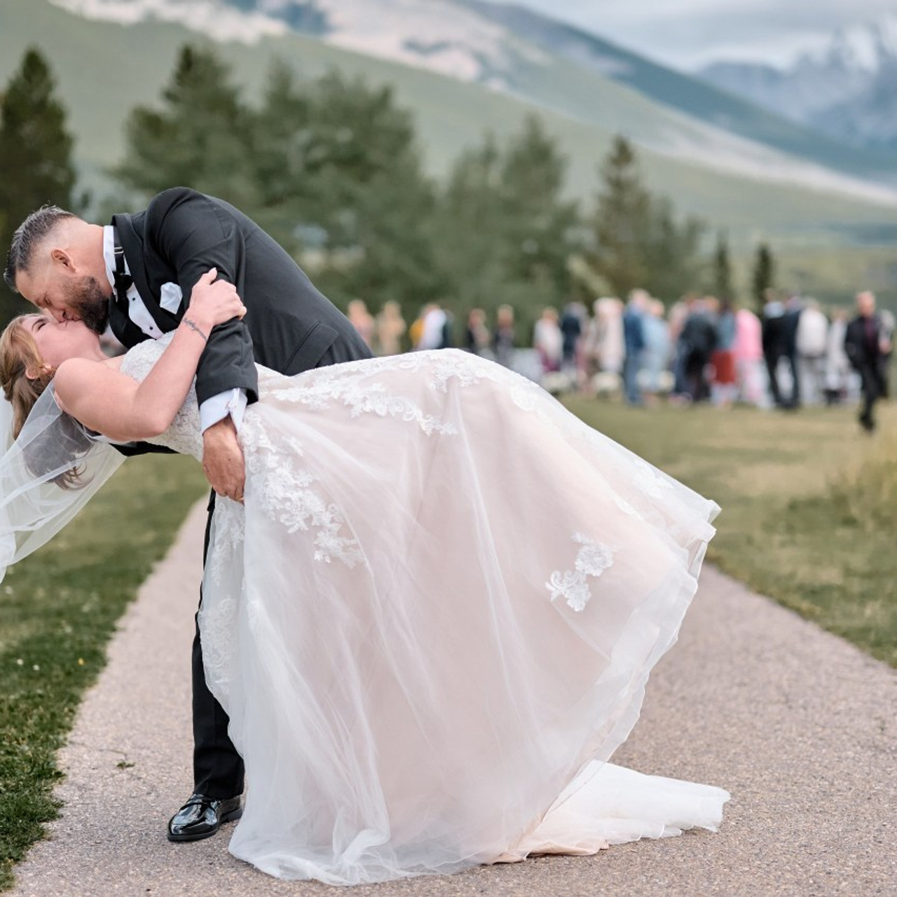 Photographer Andrii Bielikov Feedback. Calgary wedding photographer. Andrii Bielikov