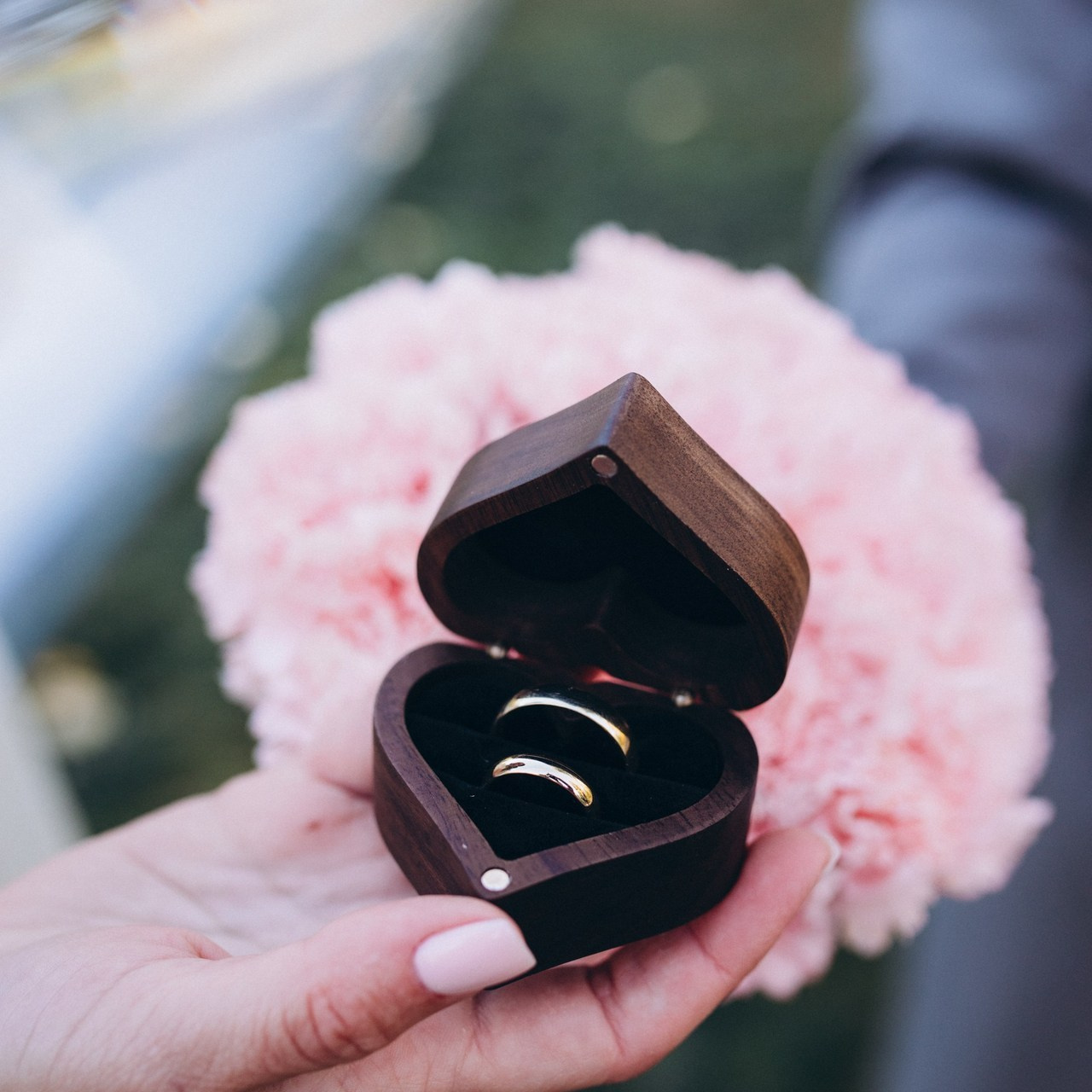 Reviews. Wedding and family photographer in Calgary