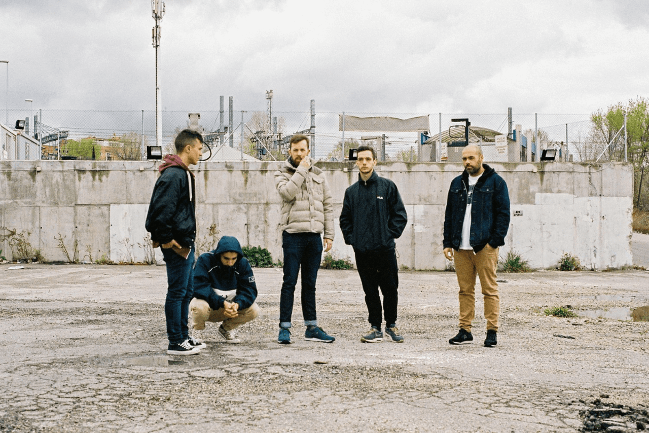 Новый бойбенд Саймона Коуэлла оказался в центре скандала из-за названия | FOTKAI