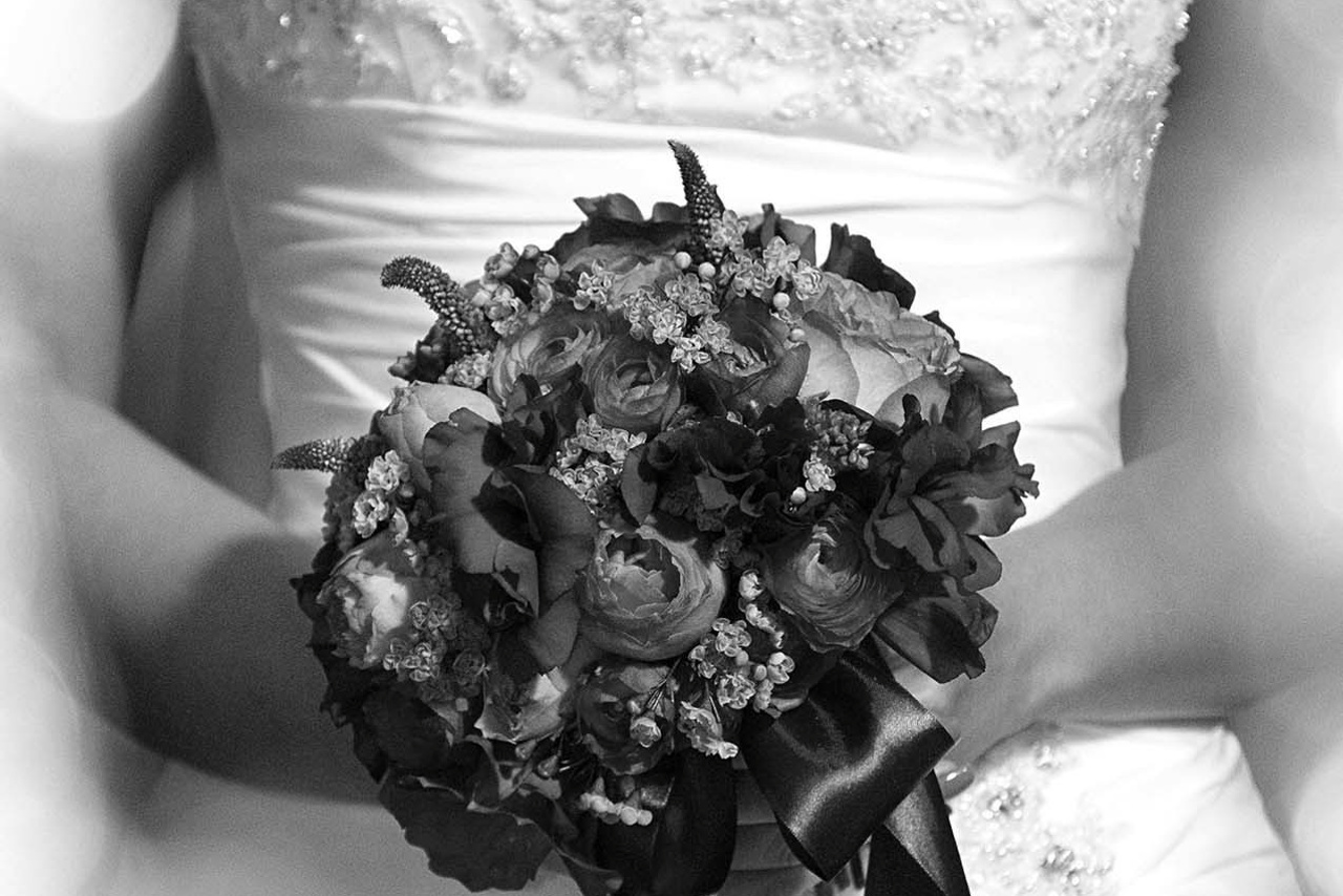 Wedding photographer Saint Spyridon the New Church Bucharest Romania Nikon D850 Religious ceremony