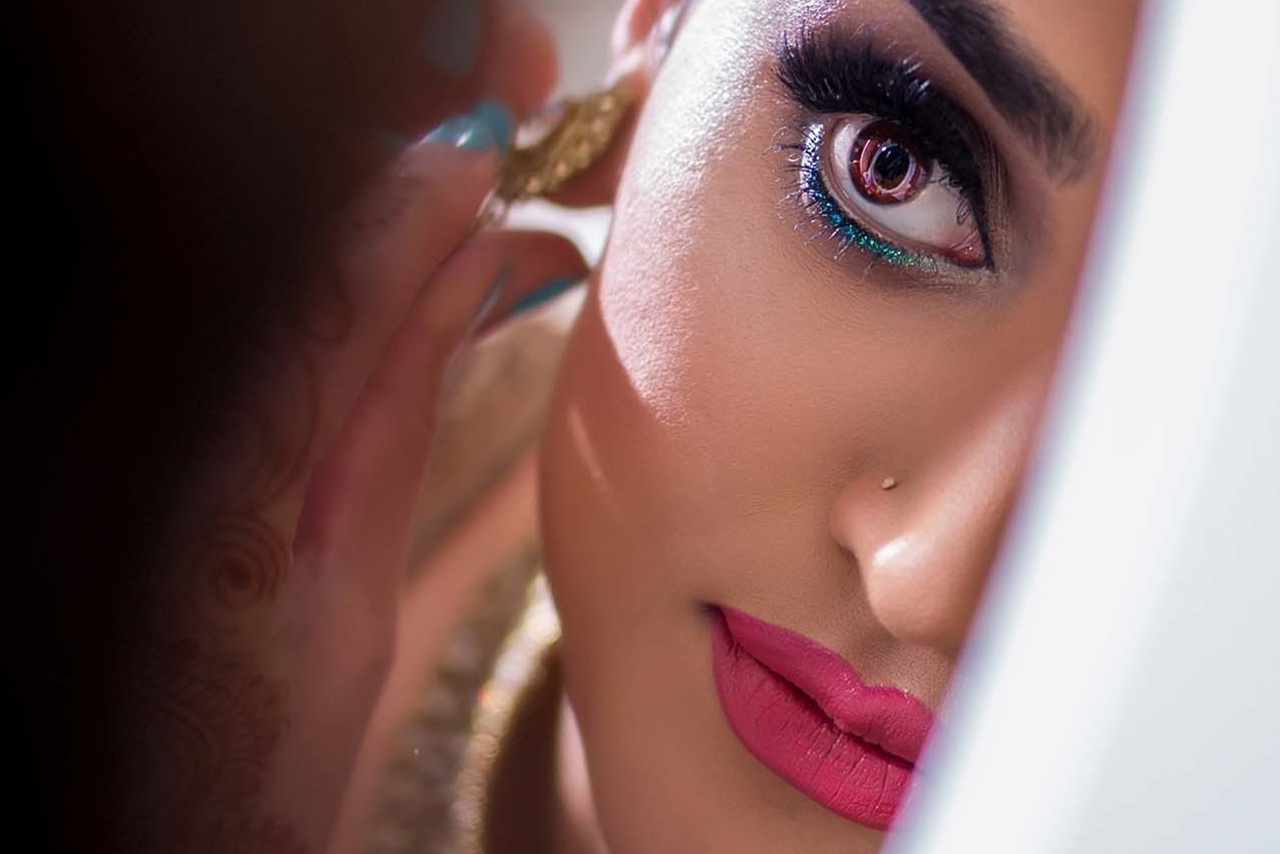 Wedding photographer Jockey Club, Sandown Park bridal makeup Nikon D850