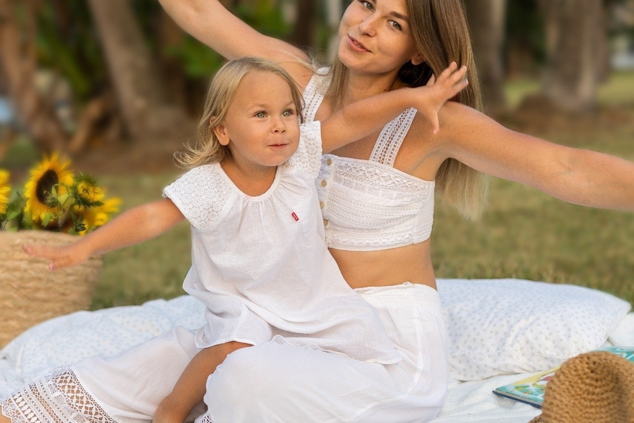 Alina & Amely. Chapter 2