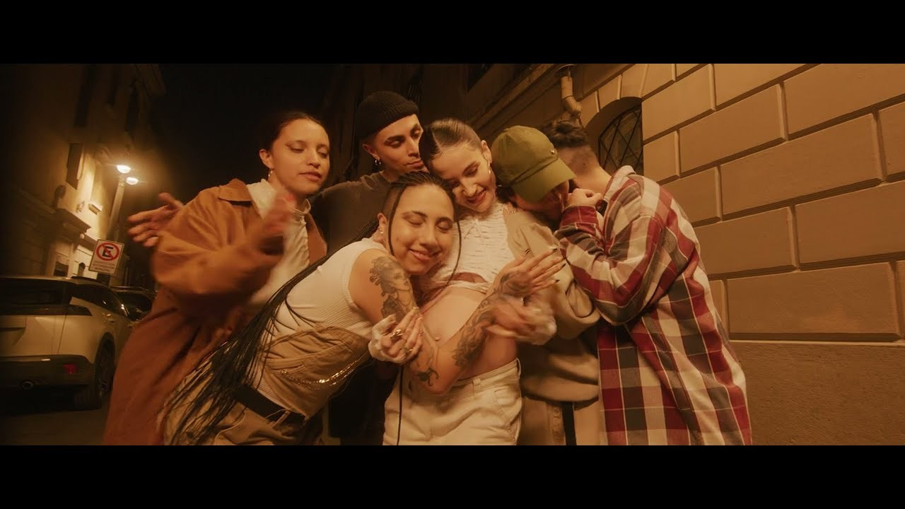 DIRECTION. DEYA BELTRAN Maquilladora, fotógrafa y vídeos