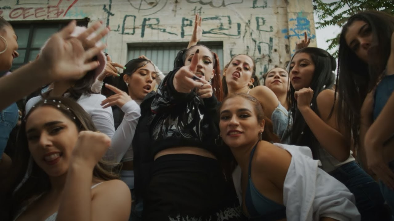 DIRECTION. DEYA BELTRAN Maquilladora, fotógrafa y vídeos