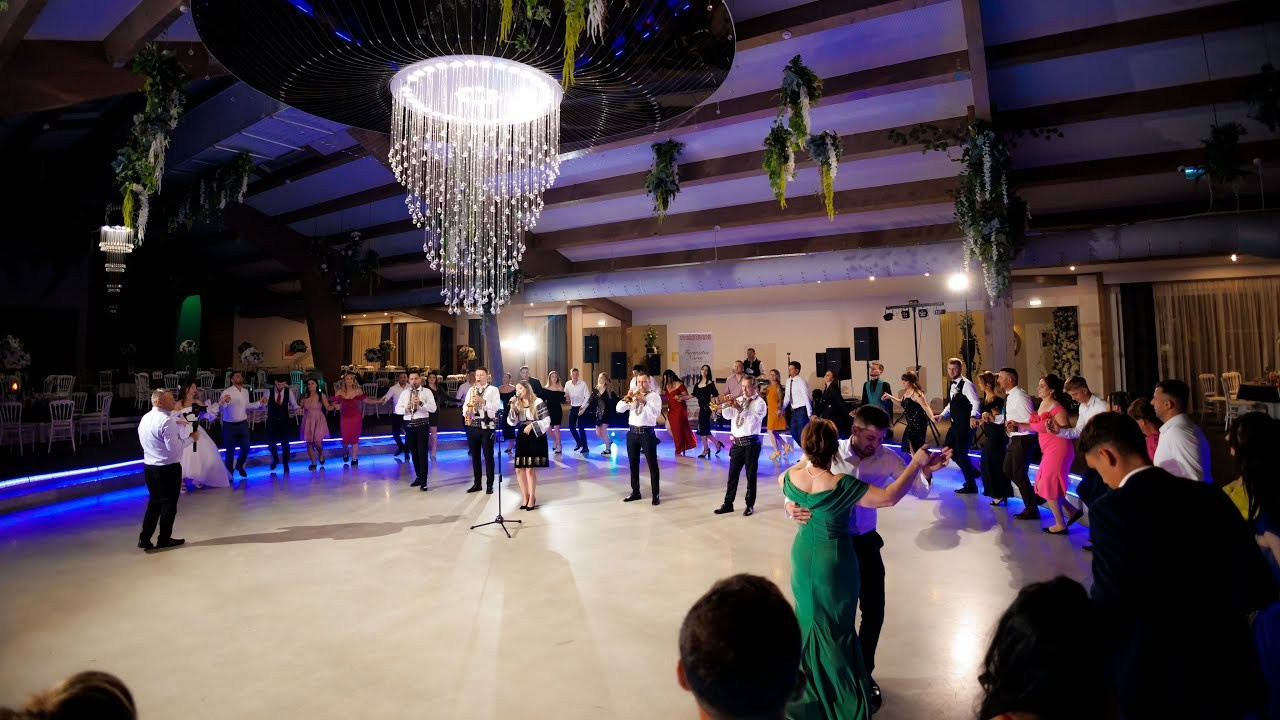 Formatia Noroc. Servicii foto-video profesionale, pentru momente de neuitat