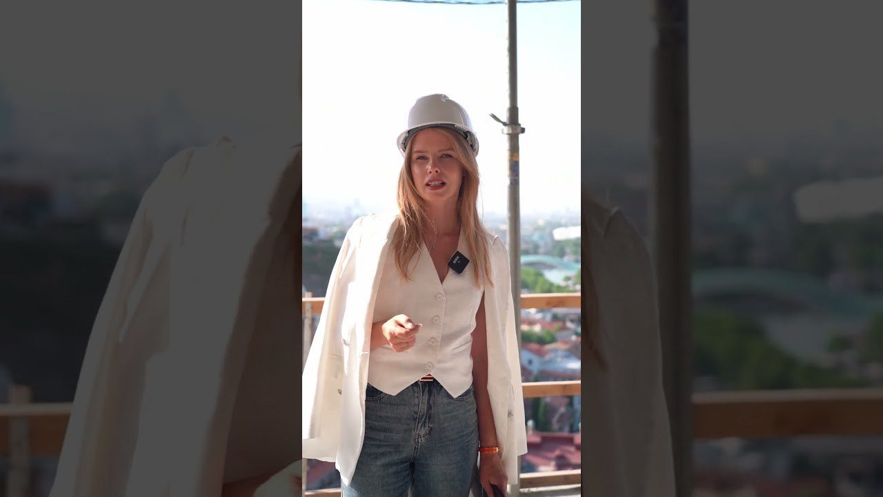 Video. Photographer in Tbilisi