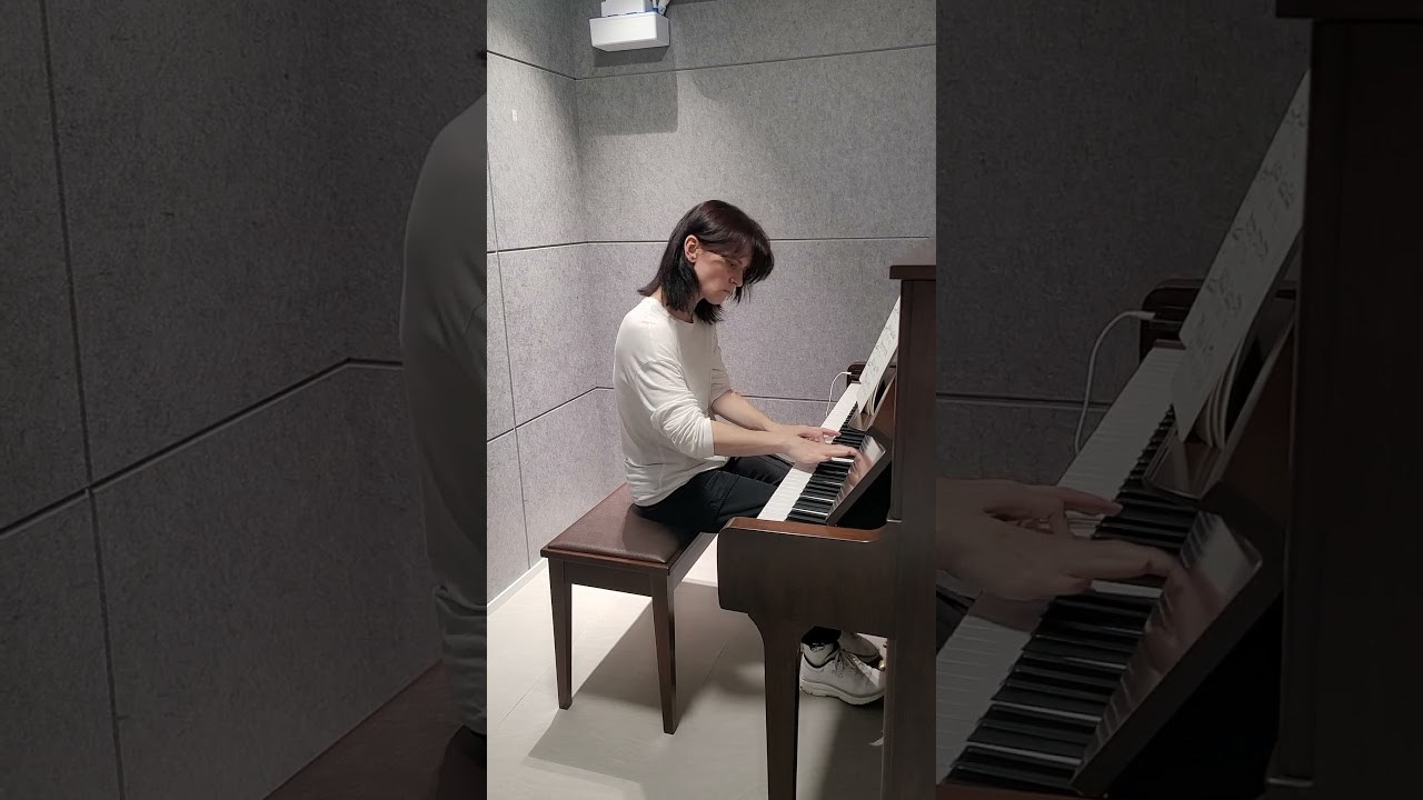 Playing piano. Фотограф в Сеуле, Южная Корея Наталья Доброквашина