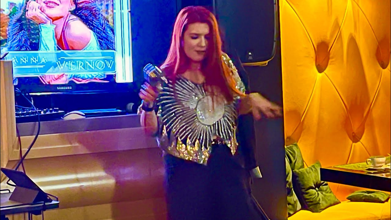 Concert de Anna Vernov à Saint-Petersbourg. Вернов Продюксьон & АККА Мьюзик в ассоциации CASIDAF & BRUCEF