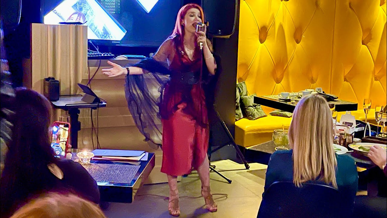 Concert de Anna Vernov à Saint-Petersbourg. Вернов Продюксьон & АККА Мьюзик в ассоциации CASIDAF & BRUCEF