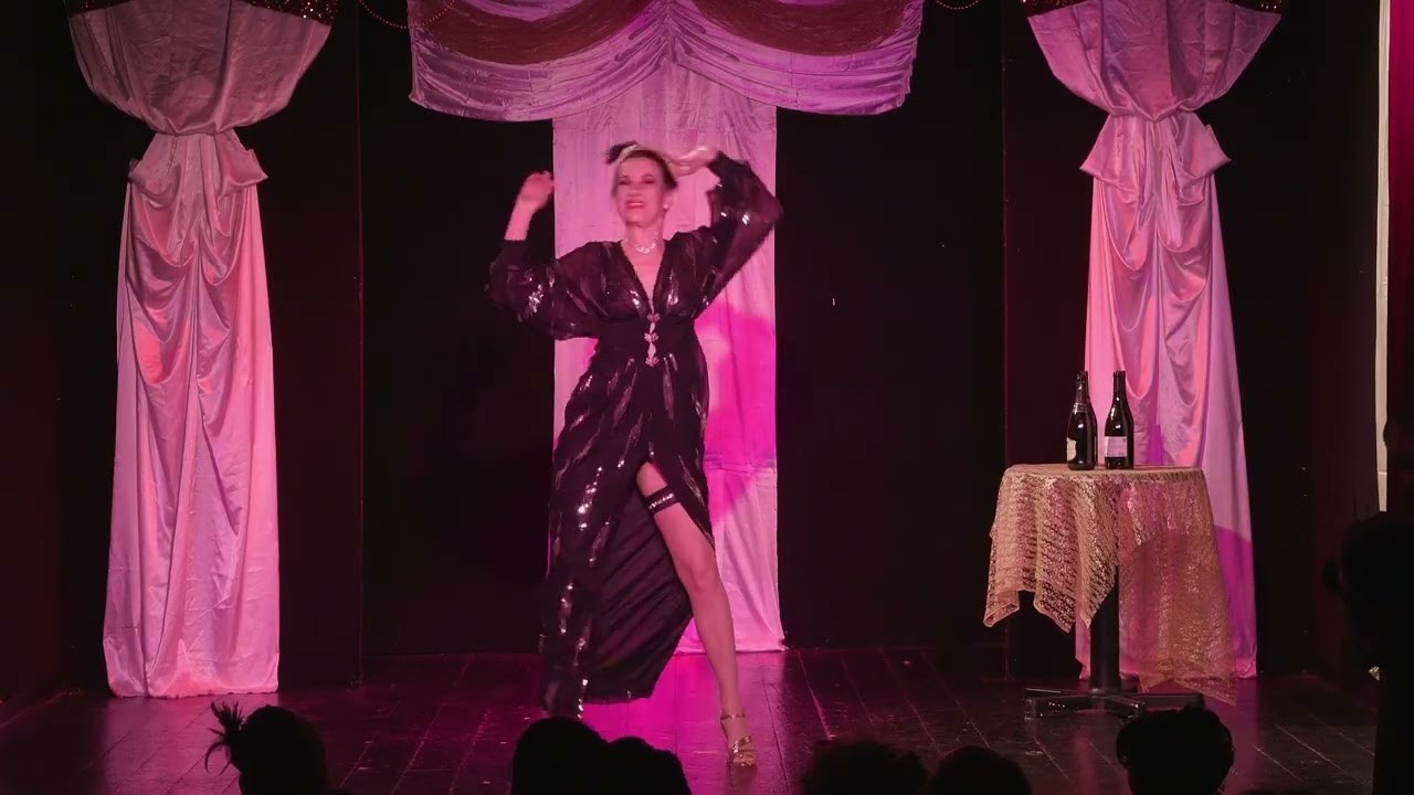 Burlesque on Stage. Photographer & Video operator Domenico di Bona