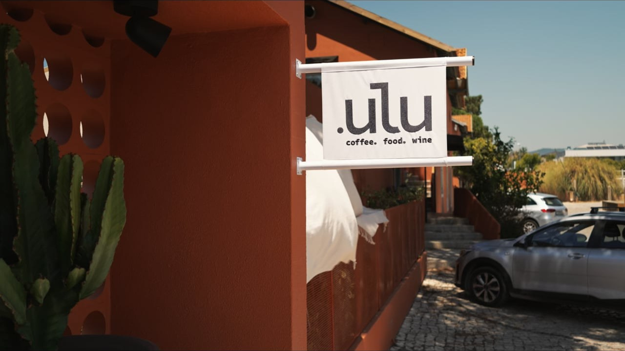 Ladies who talk. Videographer based in Lisbon Mayya Shal