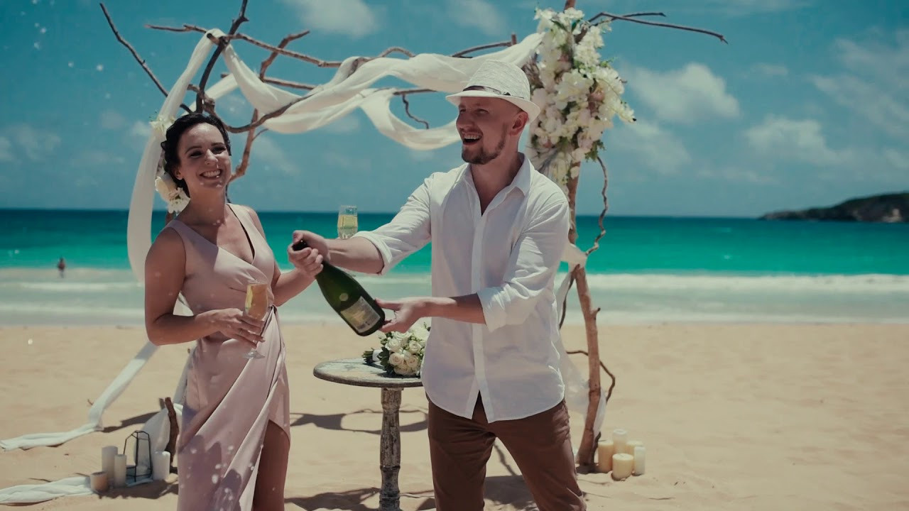 Свадебная церемония на пляже отеля Дримс Макао