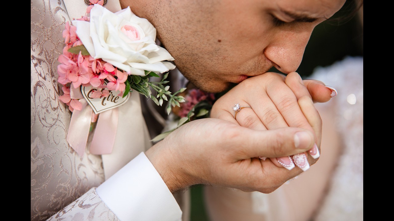 Povești în doi tradiționale