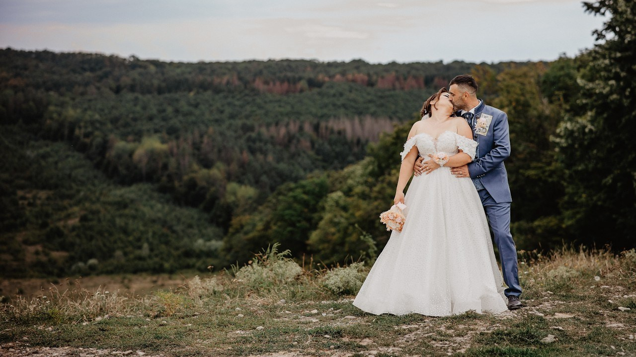 Povești în doi tradiționale