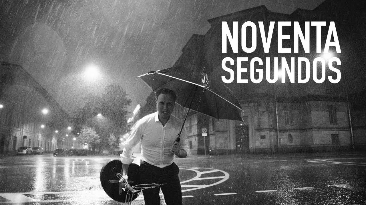 Киноработы оператора, режиссёра, монтажера и выдумщика Ивана Черных. Стрит-фотография, полная абсурда, идиотизма и красоты