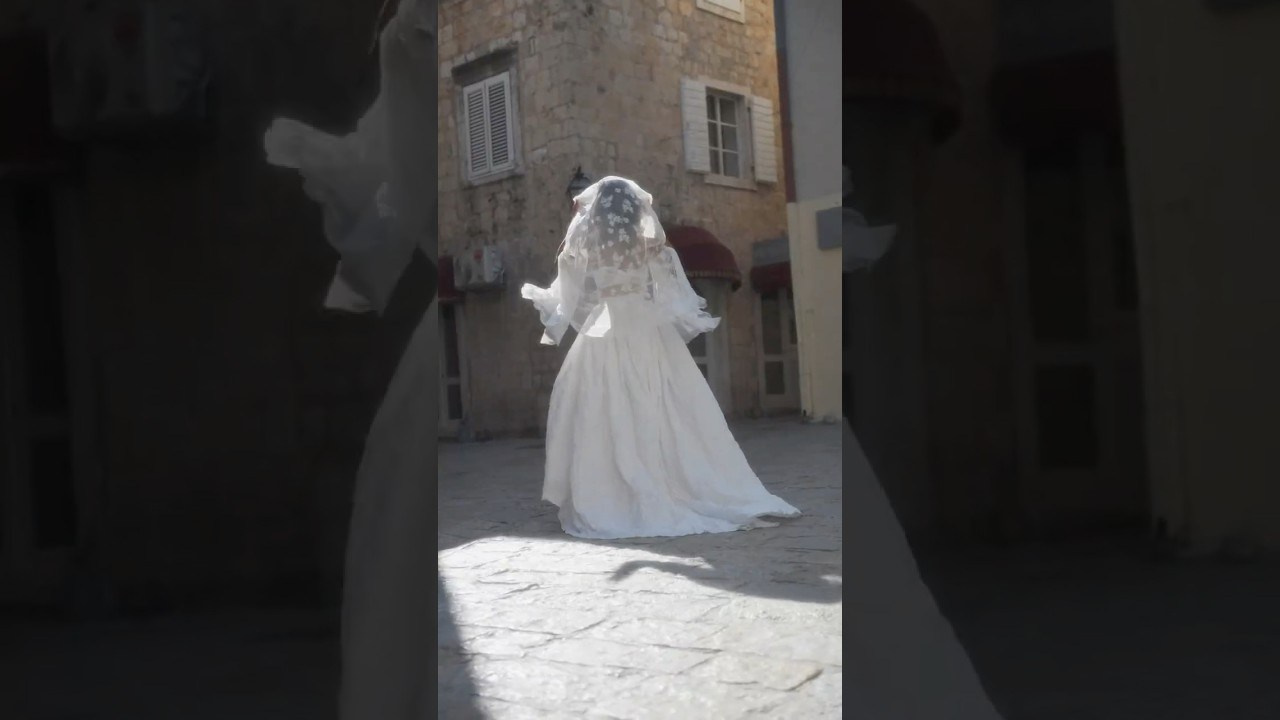 NASTYA ANIKINA Wedding dress. Minimalist brand photographer & videographer | Raw sincerity. Pure Form