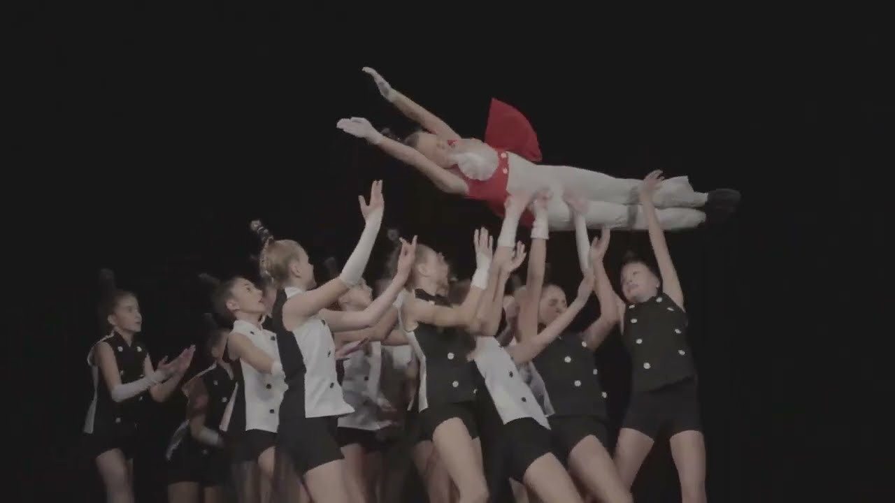 Neposedy Folk Dance Festival - Experience the Excitement. Denshyr — Visual Artist