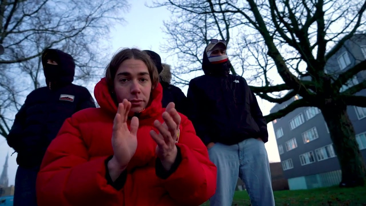 Maccio — Da Solo | Official Music Video. Denshyr — Visual Artist