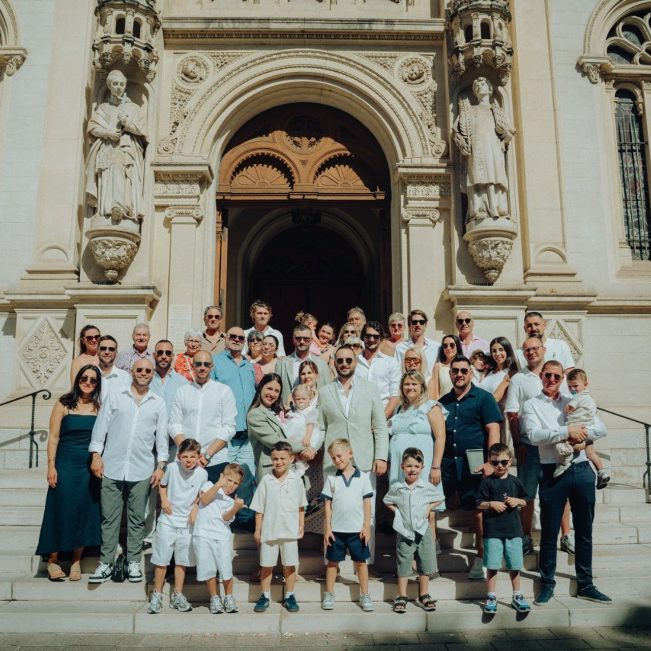Avis. Photographe sur Cote d’Azur. Portraits de familles, couples, enfants, événements