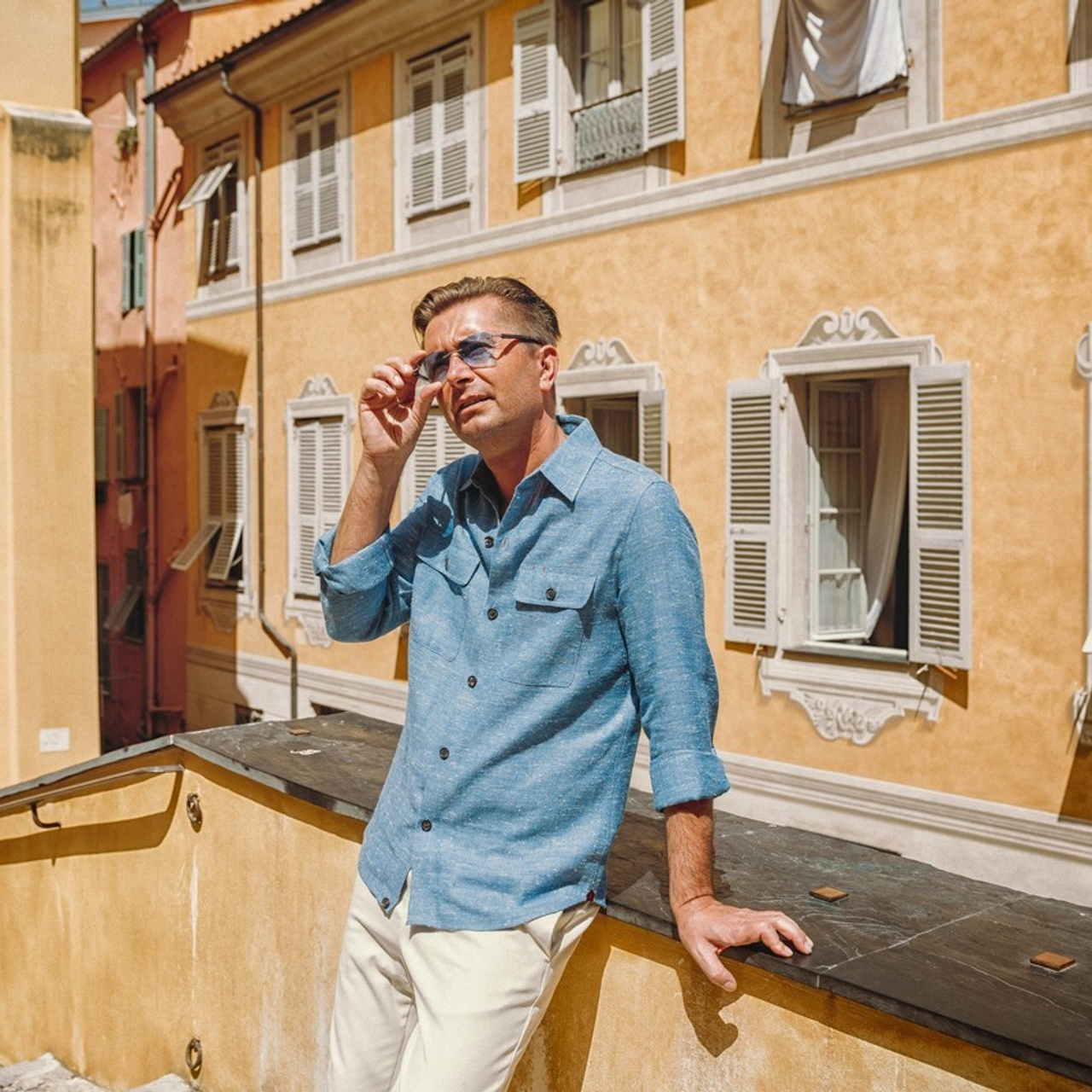 Avis. Photographe sur Cote d’Azur. Portraits de familles, couples, enfants, événements