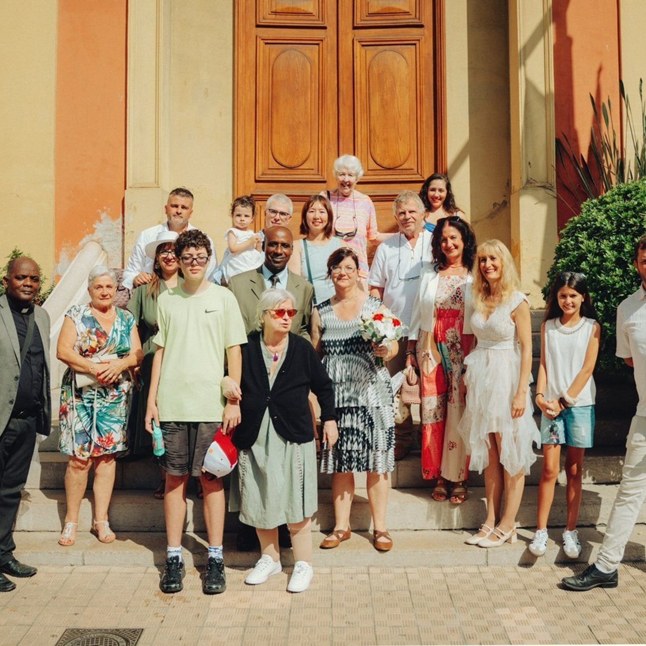 Avis. Photographe sur Cote d’Azur. Portraits de familles, couples, enfants, événements
