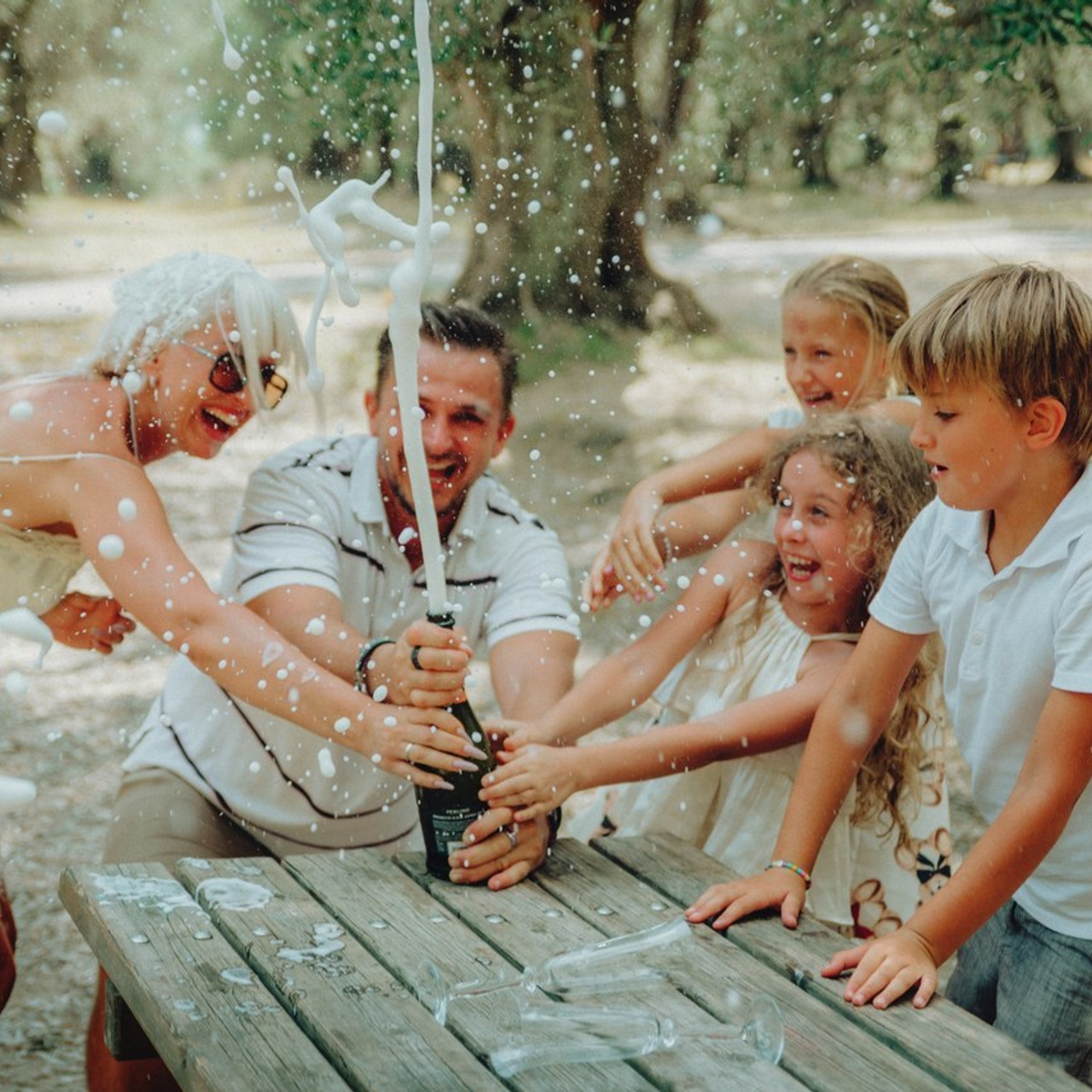 Avis. Photographe sur Cote d’Azur. Portraits de familles, couples, enfants, événements