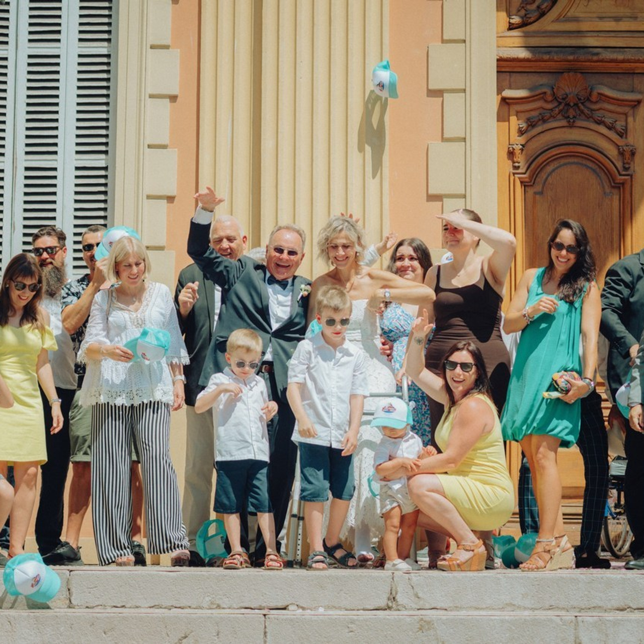 Avis. Photographe sur Cote d’Azur. Portraits de familles, couples, enfants, événements