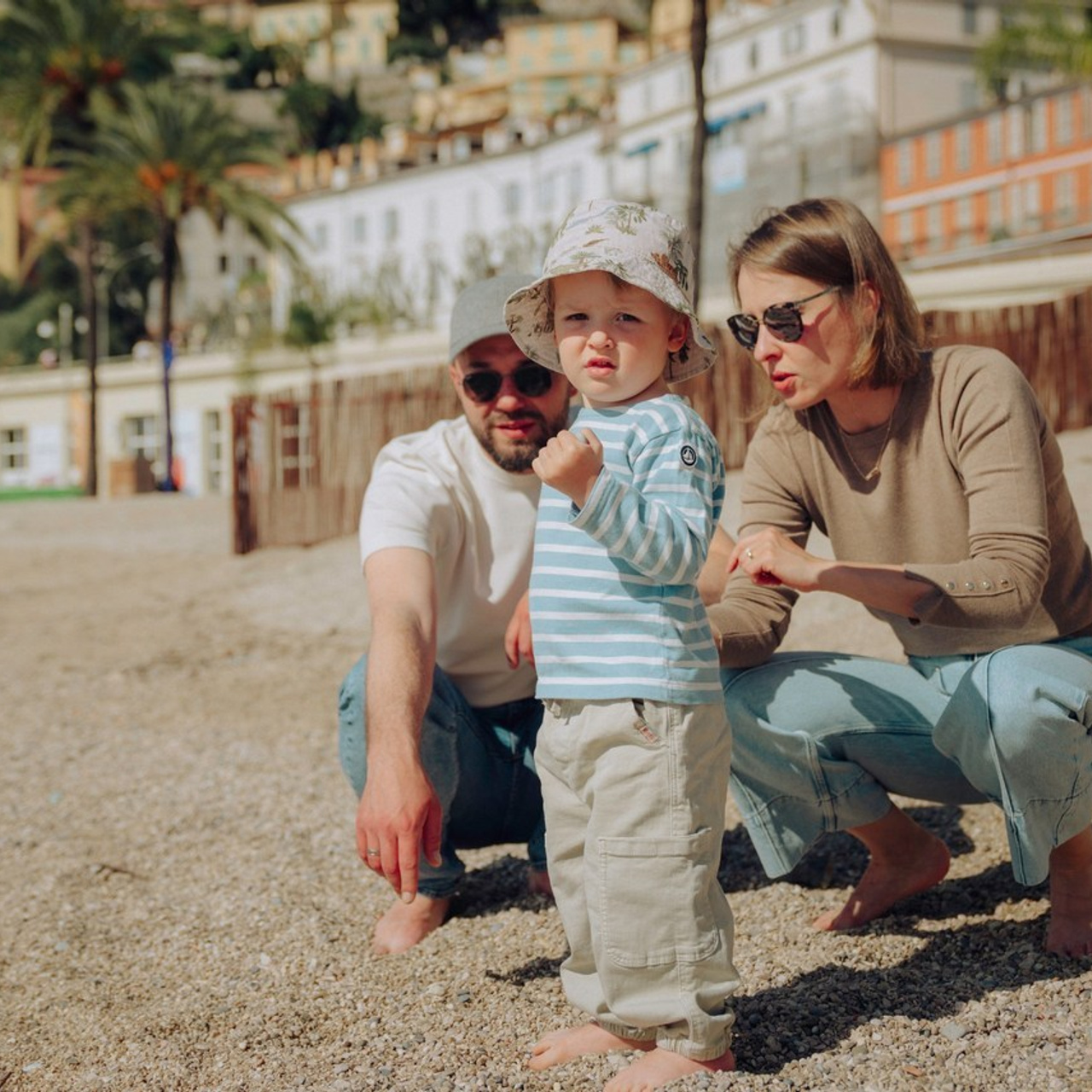 Avis. Photographe sur Cote d’Azur. Portraits de familles, couples, enfants, événements