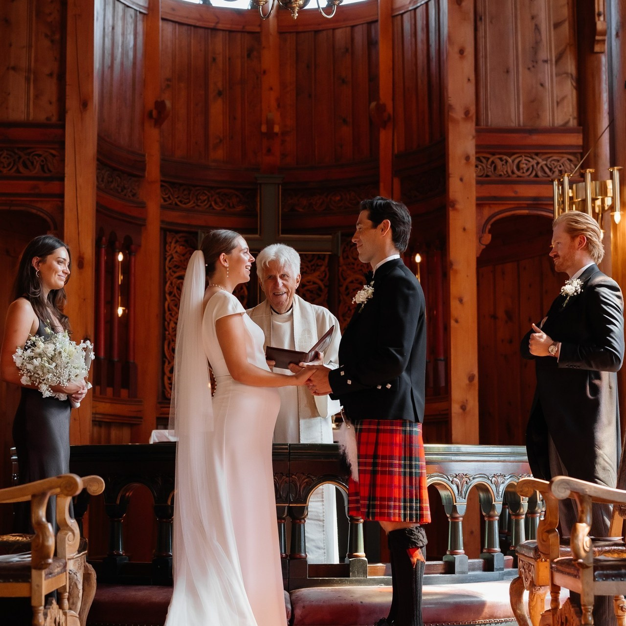 Feedback. Amazing photo session at a time convenient for you. Y