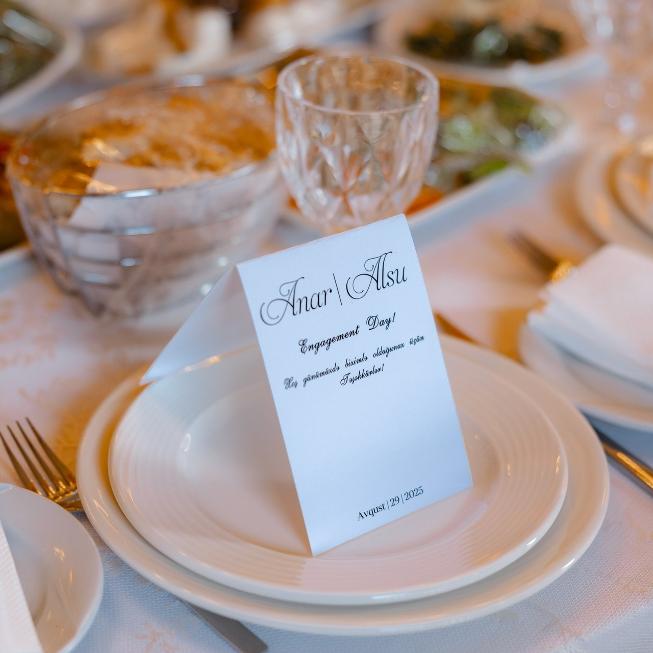 Müştəri məmnuniyyəti. AysuHasani