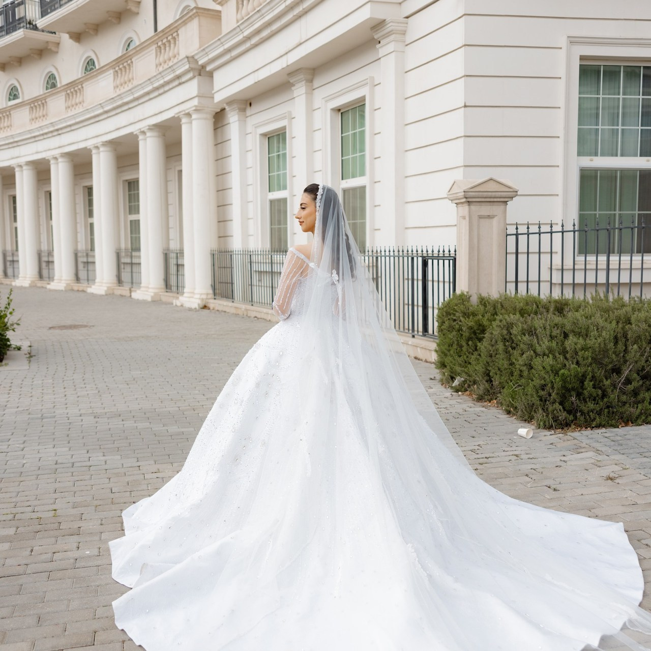 Müştəri məmnuniyyəti. AysuHasani