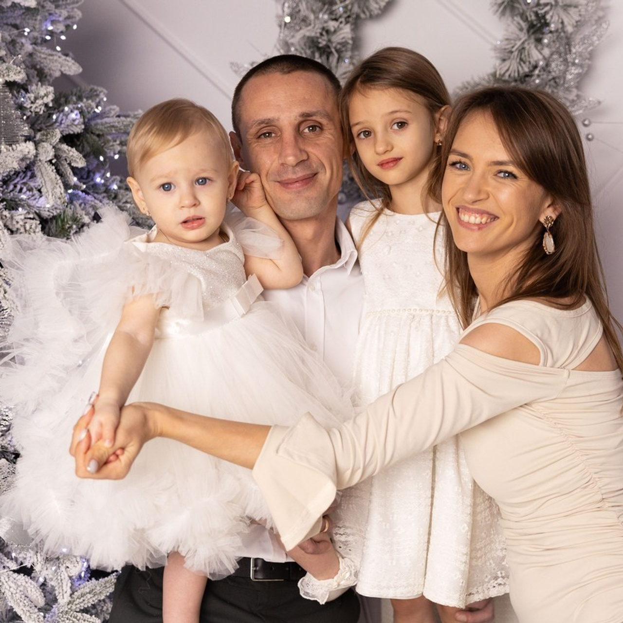 RECENZII. Fotograf de familie la Ungheni și Reggio-Emilia, Alessia Slivca