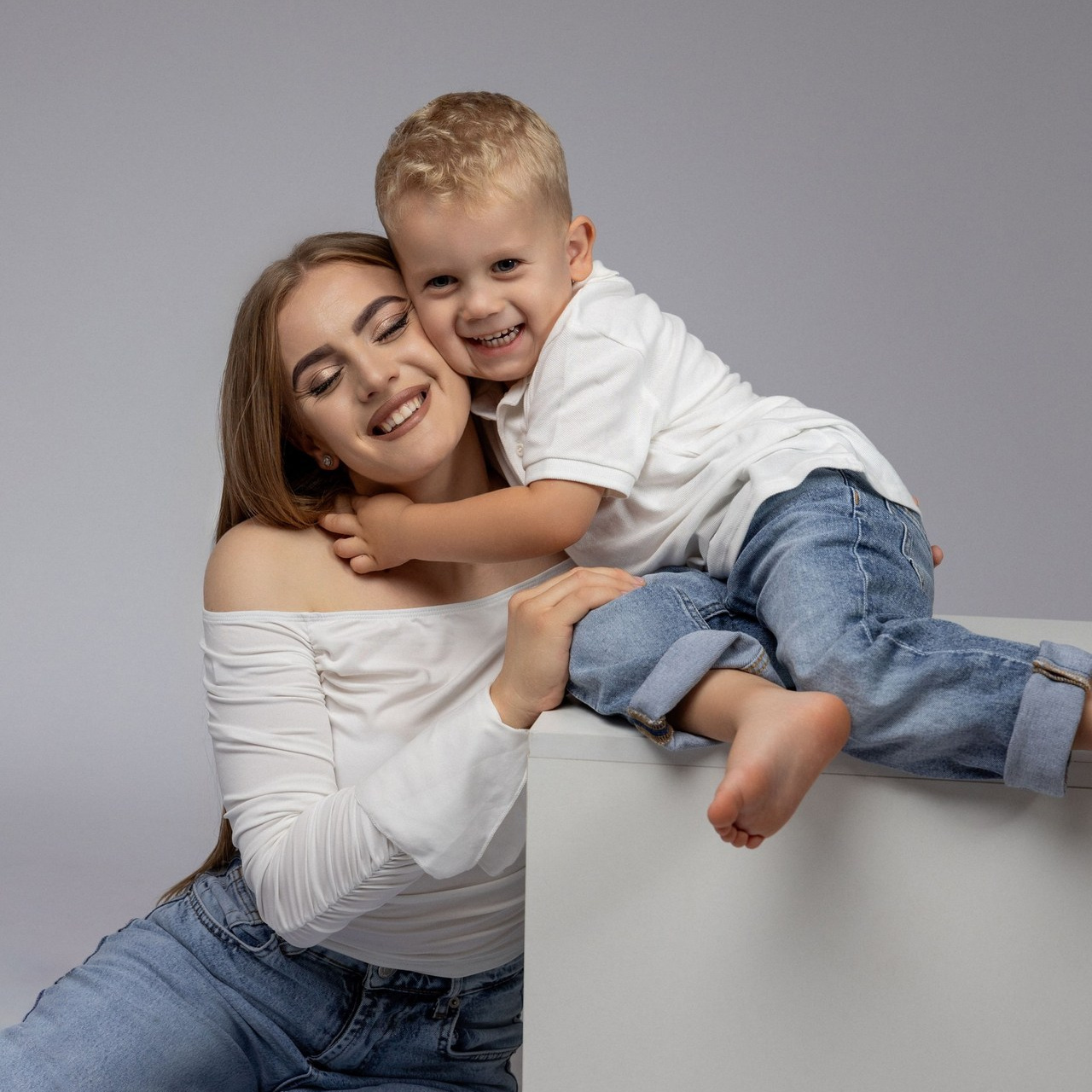 RECENZII. Fotograf de familie la Ungheni și Reggio-Emilia, Alessia Slivca