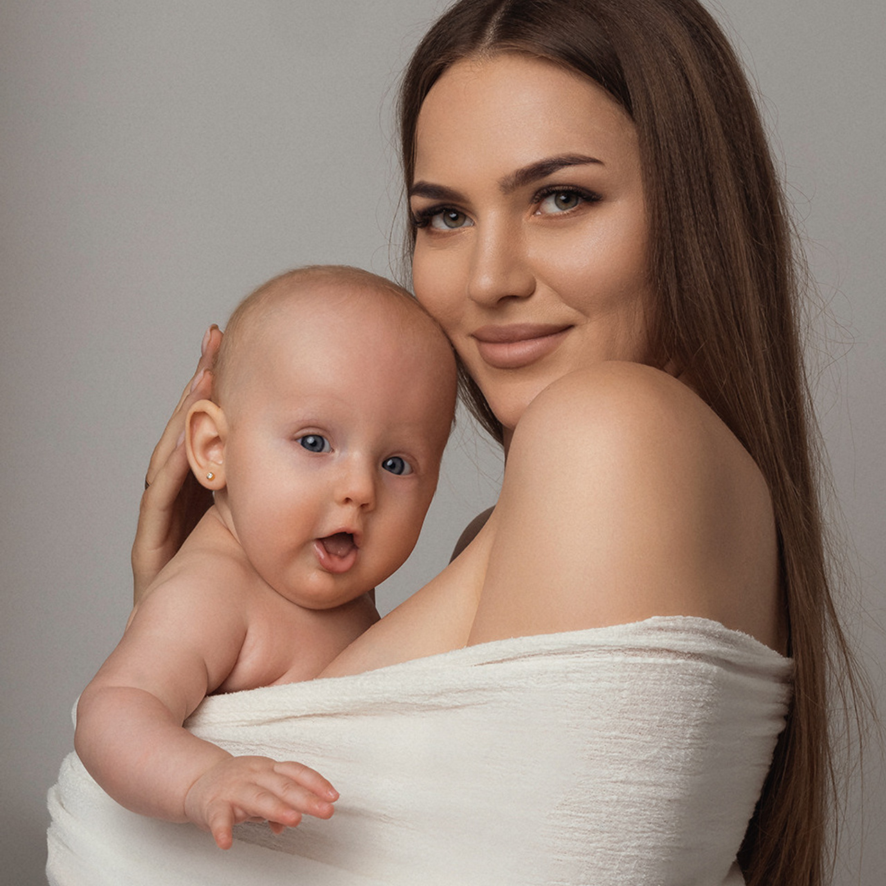 RECENZII. Fotograf de familie la Ungheni și Reggio-Emilia, Alessia Slivca