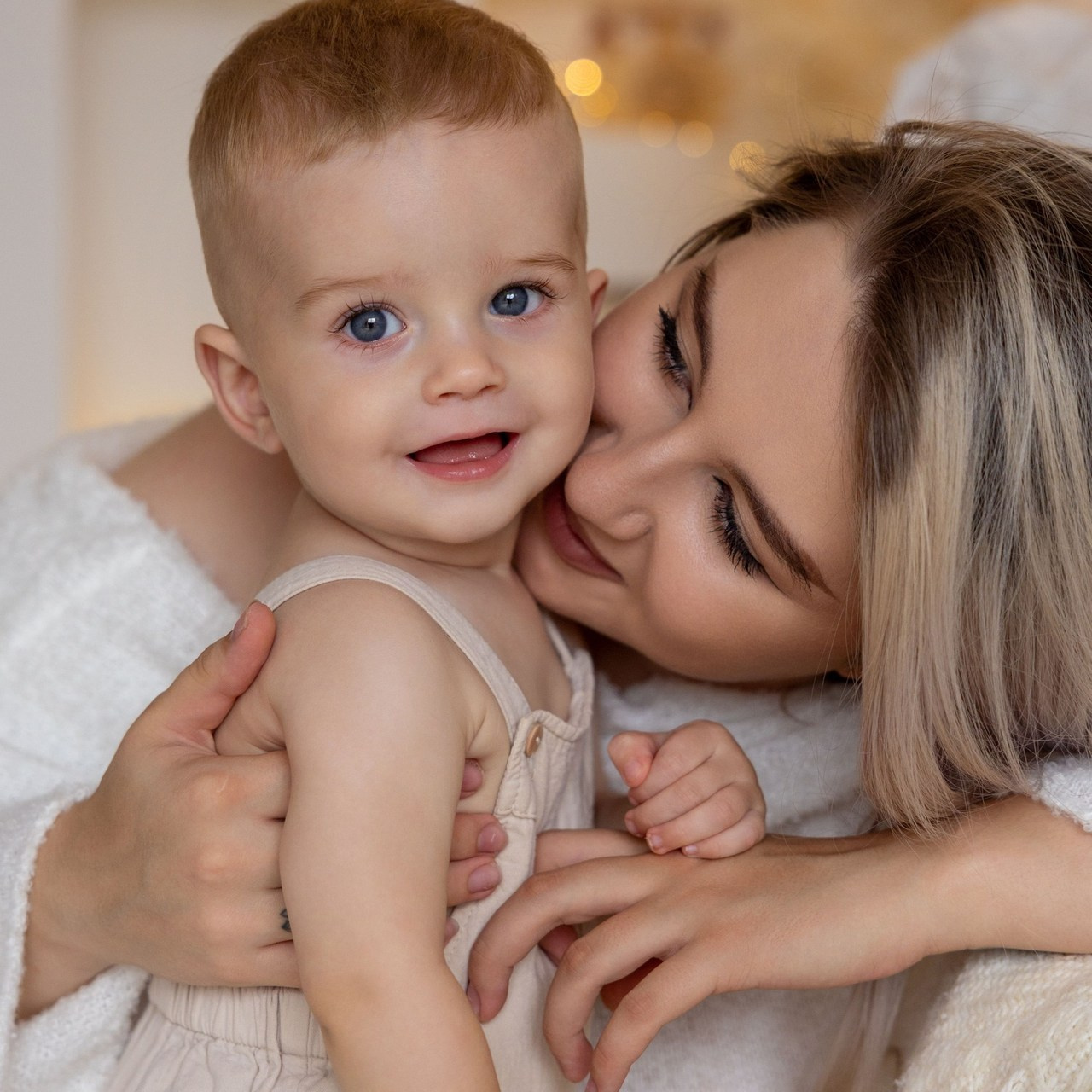 RECENZII. Fotograf de familie la Ungheni și Reggio-Emilia, Alessia Slivca