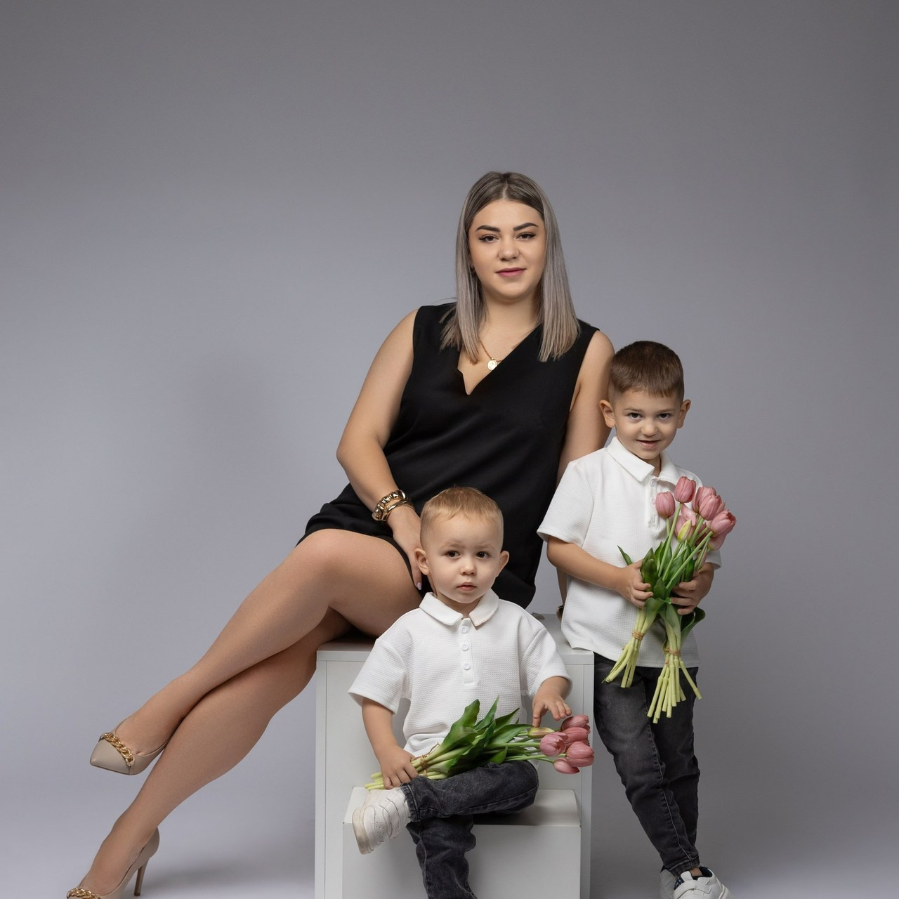 RECENZII. Fotograf de familie la Ungheni și Reggio-Emilia, Alessia Slivca