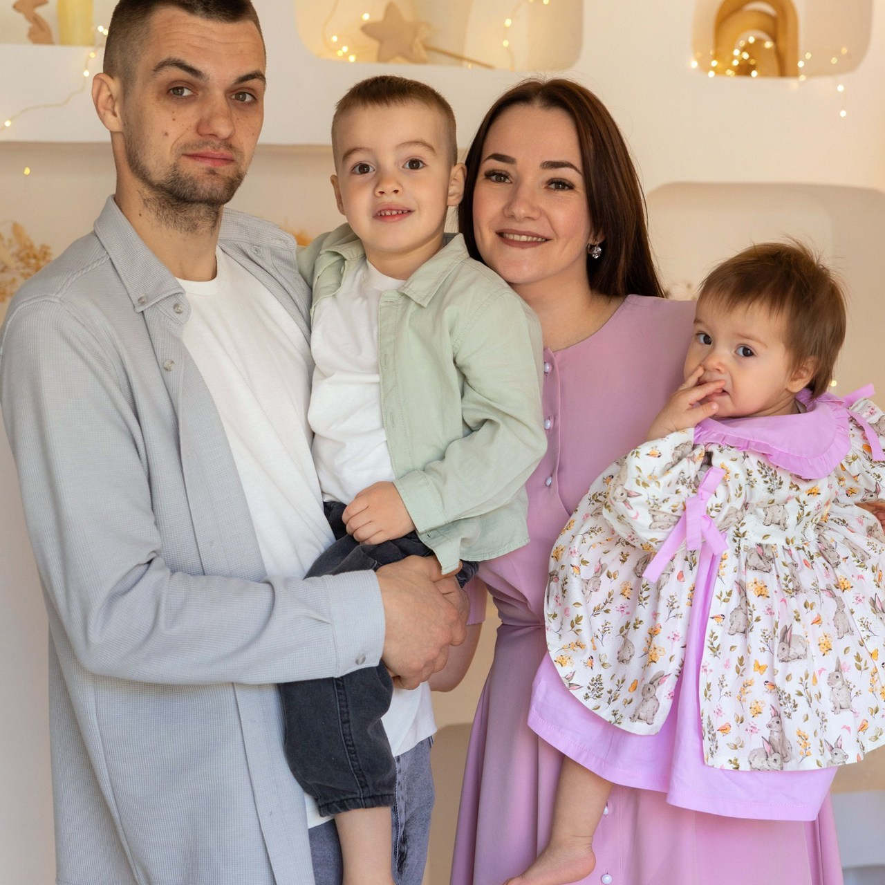 RECENZII. Fotograf de familie la Ungheni și Reggio-Emilia, Alessia Slivca