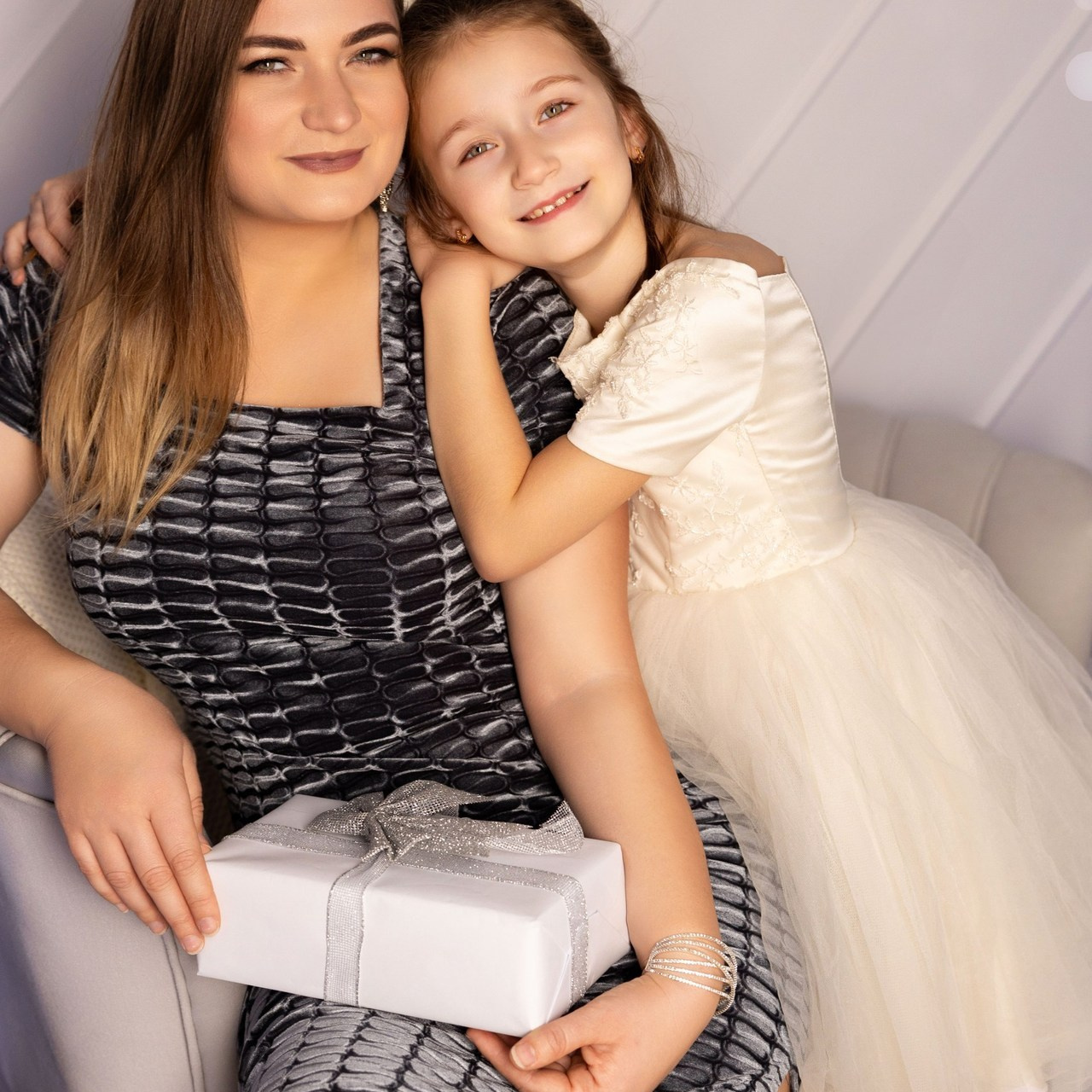 RECENZII. Fotograf de familie la Ungheni și Reggio-Emilia, Alessia Slivca