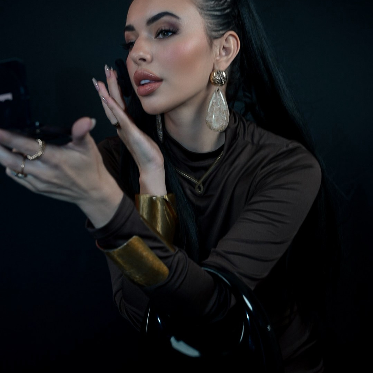 With @NadiaBabiyak. Photographer & Content Creator|Doha, Qatar
