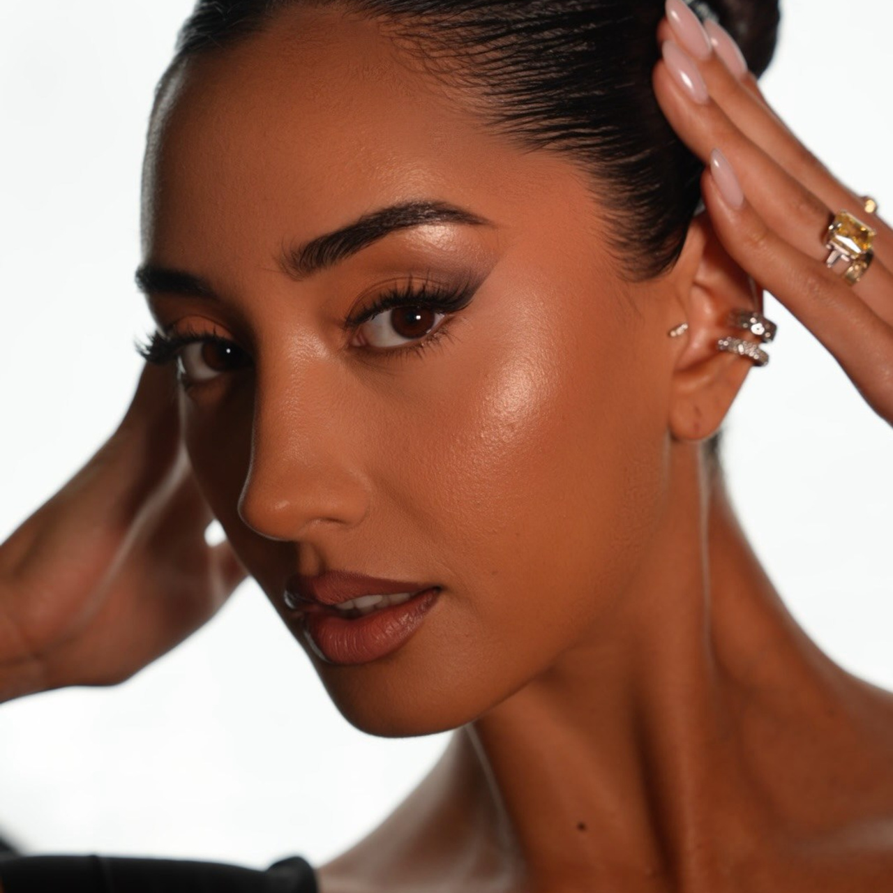 Beauty Content. Erdenet | Female Photographer & Content Creator