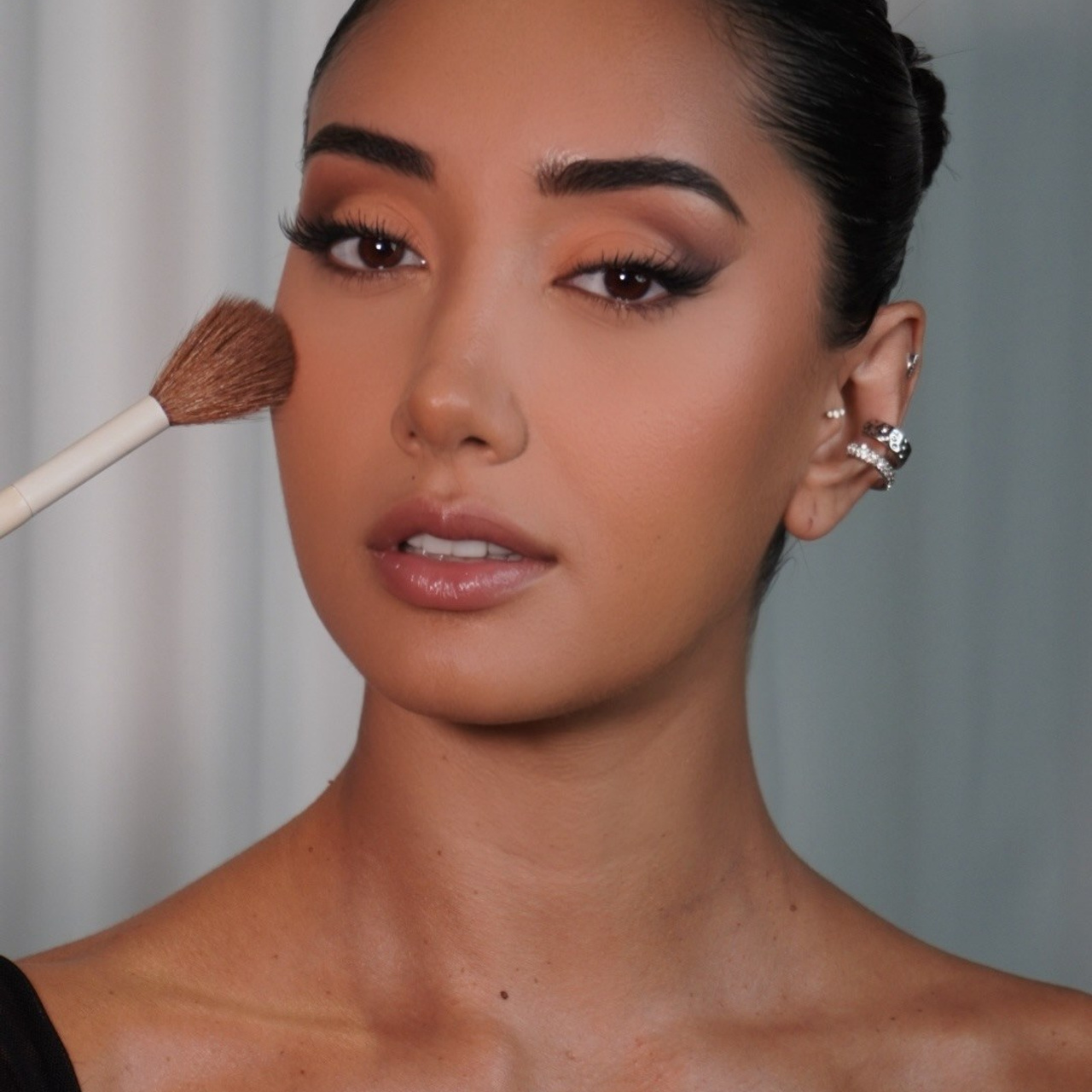 Beauty Content. Erdenet | Female Photographer & Content Creator